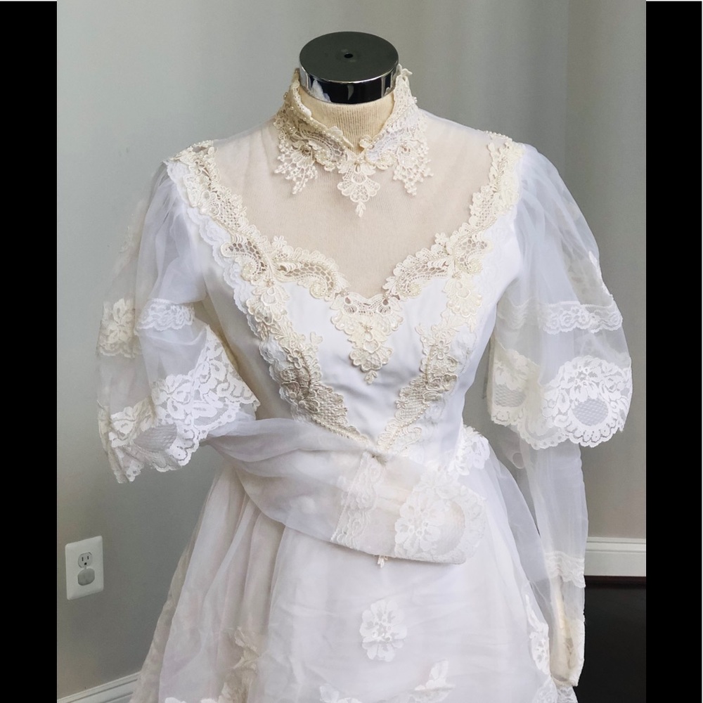 Vintage Wedding Dress/Petticoat/Veil Hat/Shoes